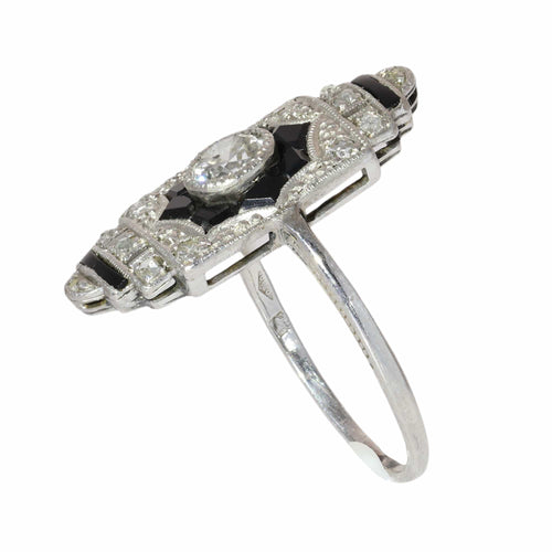 50 Art déco - Bague en or blanc, diamants et onyx 58 Facettes 26089-0350
