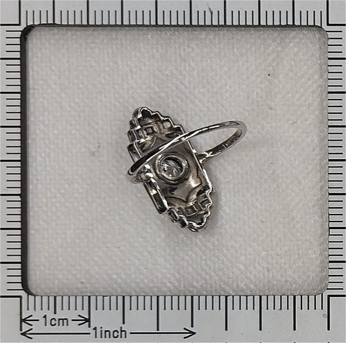 50 Art déco - Bague en or blanc, diamants et onyx 58 Facettes 26089-0350