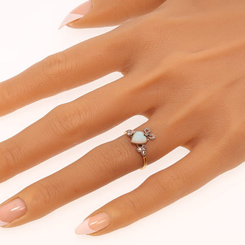 50 Belle Époque - Bague cœur en or jaune, opale et diamants 58 Facettes 26090-0194