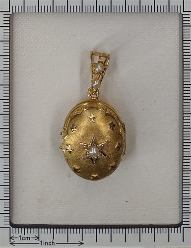Pendentif porte-photo victorien en or jaune 18K, diamants et perles 58 Facettes 26106-0437