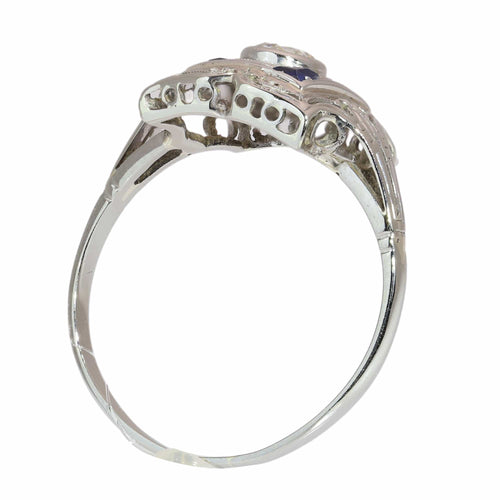 57 Art déco - Bague de fiançailles en or blanc, diamant et saphirs 58 Facettes 26127-0190