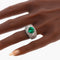 59 Bague vintage en or blanc, émeraude colombienne cœur et diamants 58 Facettes 26155-0108