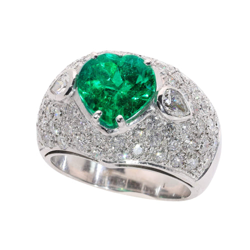 59 Bague vintage en or blanc, émeraude colombienne cœur et diamants 58 Facettes 26155-0108