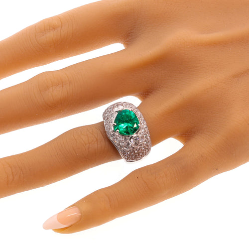 59 Bague vintage en or blanc, émeraude colombienne cœur et diamants 58 Facettes 26155-0108