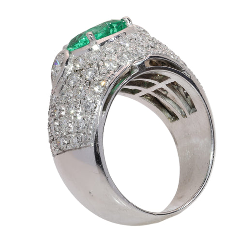 59 Bague vintage en or blanc, émeraude colombienne cœur et diamants 58 Facettes 26155-0108