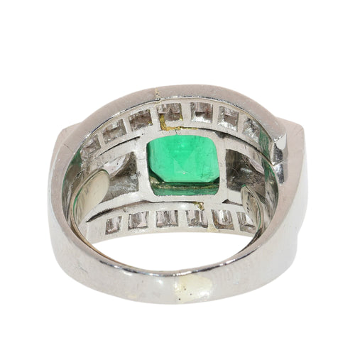 55 Bague en platine avec émeraude et diamants 58 Facettes 26155-0112