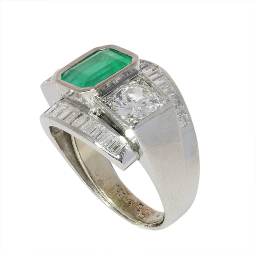 55 Bague en platine avec émeraude et diamants 58 Facettes 26155-0112