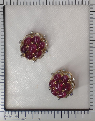 Boucles d'oreilles clips florales en or jaune 18K, rubis et diamants 58 Facettes 26211-0053