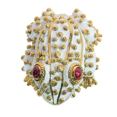 David Webb - Broche grenouille en or jaune, émail blanc et rubis 58 Facettes 26211-0088