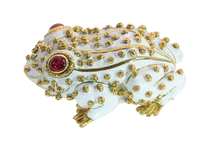 David Webb - Broche grenouille en or jaune, émail blanc et rubis 58 Facettes 26211-0088