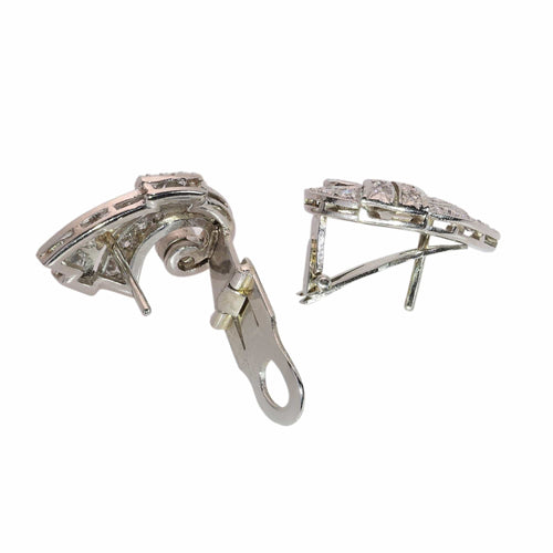 Années 1950 - Boucles d'oreilles clips en platine, or blanc 18K et diamants 58 Facettes 26229-0099