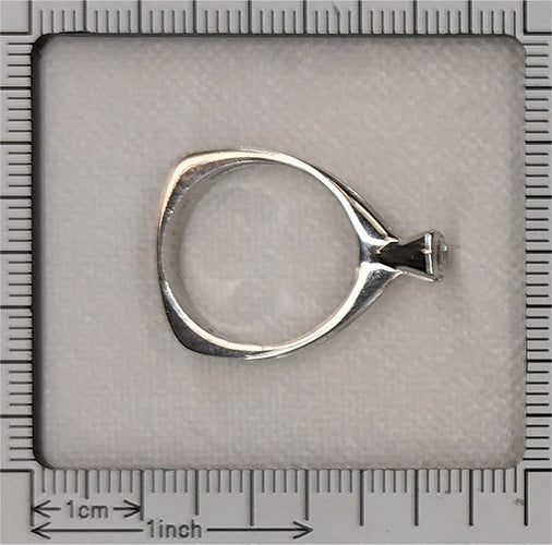 53 Bague solitaire circa 1970 en or blanc 18K et diamant 58 Facettes 26232-0163