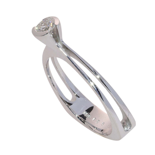 53 Bague solitaire circa 1970 en or blanc 18K et diamant 58 Facettes 26232-0163