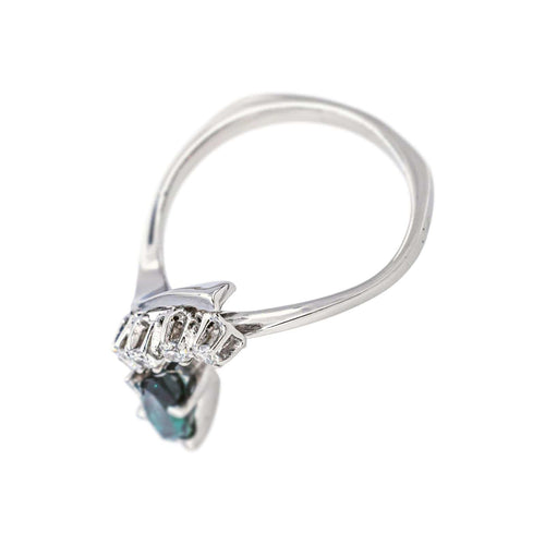 51 Bague en or blanc, saphir et diamants 58 Facettes 5782523CN