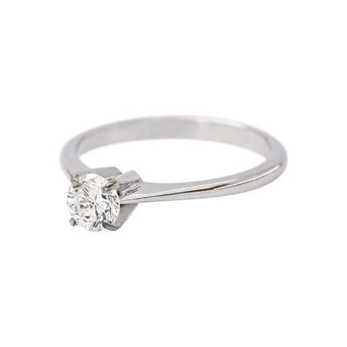 47 Bague solitaire en or blanc et diamant 58 Facettes 5898455RV