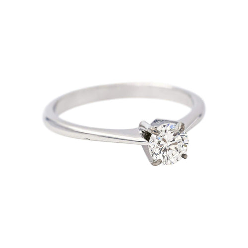 47 Bague solitaire en or blanc et diamant 58 Facettes 5898455RV