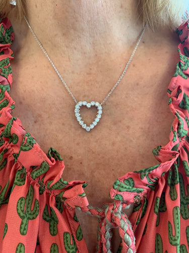 Collier cœur en or gris 18 carats et diamants 58 Facettes C183