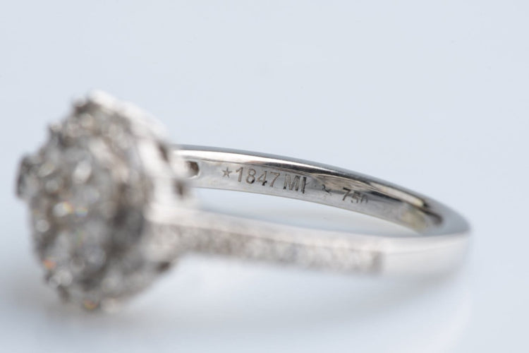 51 Bague chou en or blanc 18K et diamants 2,16 ct 58 Facettes BGCHOUCC1531-107