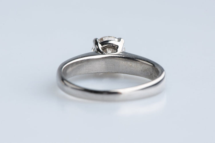50.5 Bague solitaire en platine avec diamant 0,80 ct H VS2 58 Facettes SOLDCC1531-107