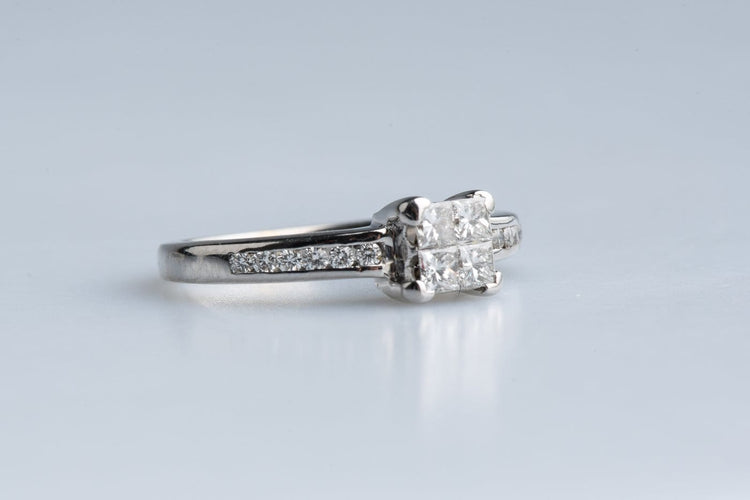 51 Bague diamants princesse et brillants en or blanc 18K 58 Facettes BGMAUBDOC768-107