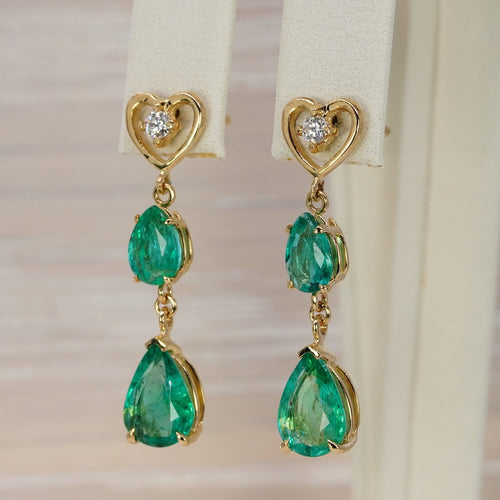 Boucles d'oreilles pendantes en or jaune 14 ct, émeraudes et diamants 58 Facettes E0042