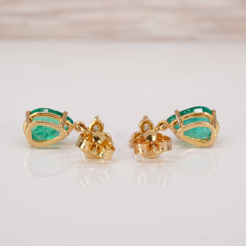 Boucles d'oreilles Boucles d'oreilles pendantes en or jaune 14 ct, émeraudes et diamants 58 Facettes E0043