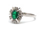 53 Années 70 - Bague en or blanc, doublet d'émeraude et diamants 58 Facettes B909