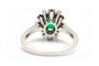 53 Années 70 - Bague en or blanc, doublet d'émeraude et diamants 58 Facettes B909