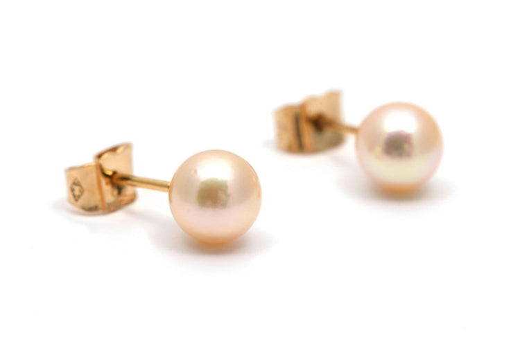 Boucles d'oreilles contemporaines en or jaune 18 carats et perles 58 Facettes 24015