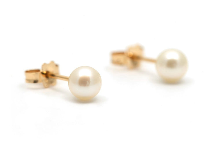 Boucles d'oreilles contemporaines en or jaune 18 carats serties de perles 58 Facettes 23993