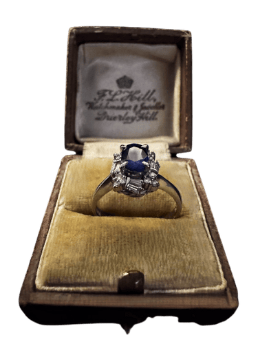 55 Bague américaine années 1950 en platine avec saphir et diamants 58 Facettes ANE150