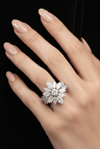 55 La Regina - Bague en or blanc 18k et 21 diamants naturels 58 Facettes ANELLO FLOWER DIAMOND