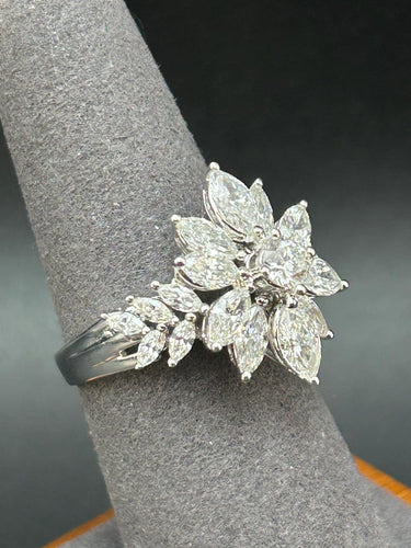 55 La Regina - Bague en or blanc 18k et 21 diamants naturels 58 Facettes ANELLO FLOWER DIAMOND