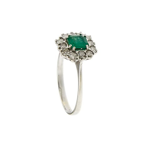 55 Bague halo en or blanc avec émeraude et diamants 58 Facettes 42673