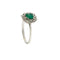 55 Bague halo en or blanc avec émeraude et diamants 58 Facettes 42673
