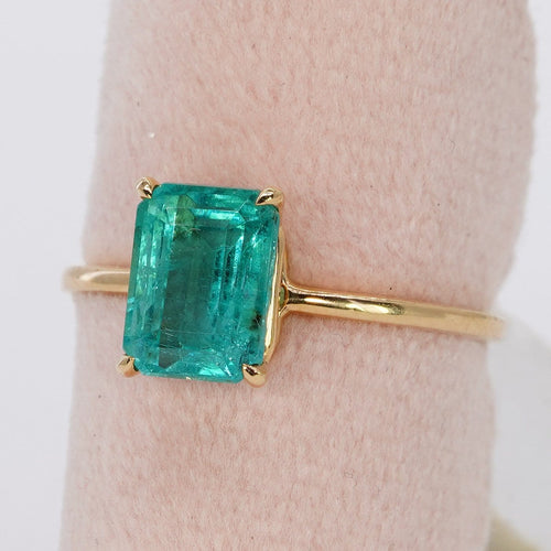 53 Bague en or jaune 18K avec émeraude de Zambie 1,96 ct 58 Facettes R0010