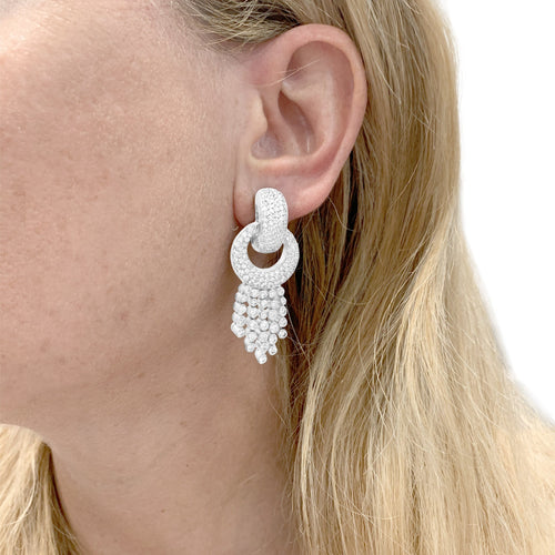 Boucles d'oreilles Boucles d'oreilles pendantes en or blanc et diamants 58 Facettes 35852