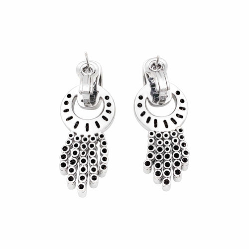 Boucles d'oreilles Boucles d'oreilles pendantes en or blanc et diamants 58 Facettes 35852