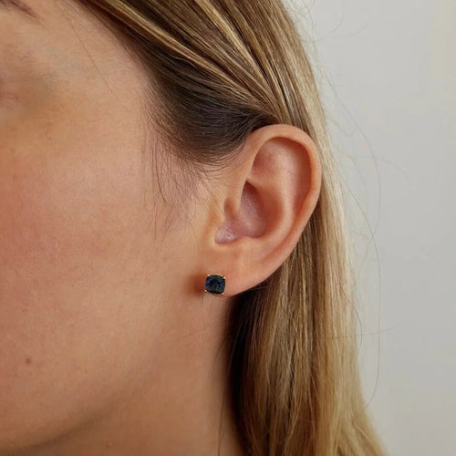Boucles d'oreilles Boucles d’oreilles en or jaune 18 carats et topazes London Blue 58 Facettes BVP-BDO-0078