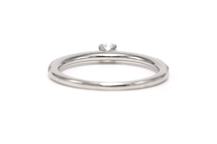 48 Bague contemporaine en or blanc 18 carats et diamants 0,31 ct 58 Facettes DEP-SAD3