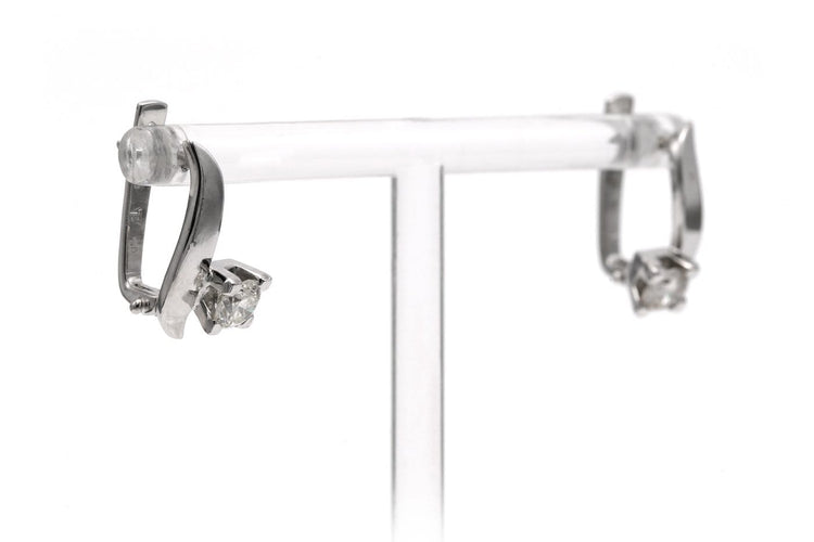 Boucles d'oreilles contemporaines en or blanc 18 carats et diamants 58 Facettes 23783