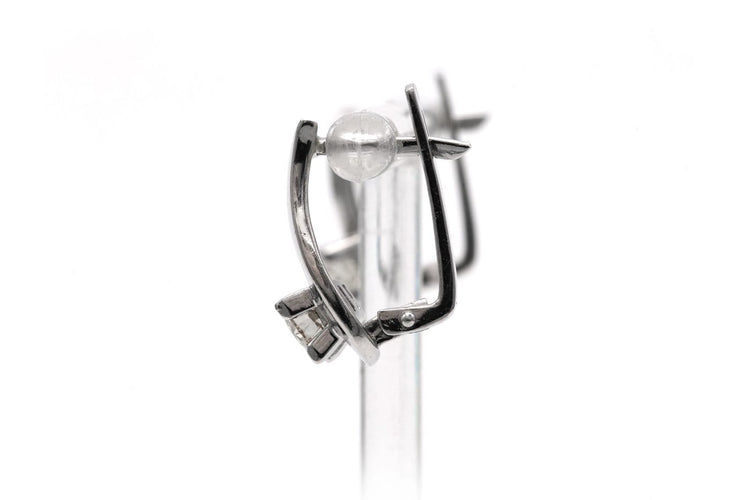 Boucles d'oreilles contemporaines en or blanc 18 carats et diamants 58 Facettes 23783