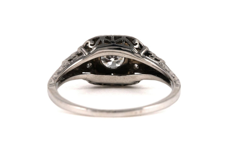 54 Bague Art déco en or blanc et diamants 58 Facettes 23845