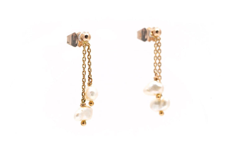 Boucles d'oreilles contemporaines en or jaune 18 carats et perles 58 Facettes 24013