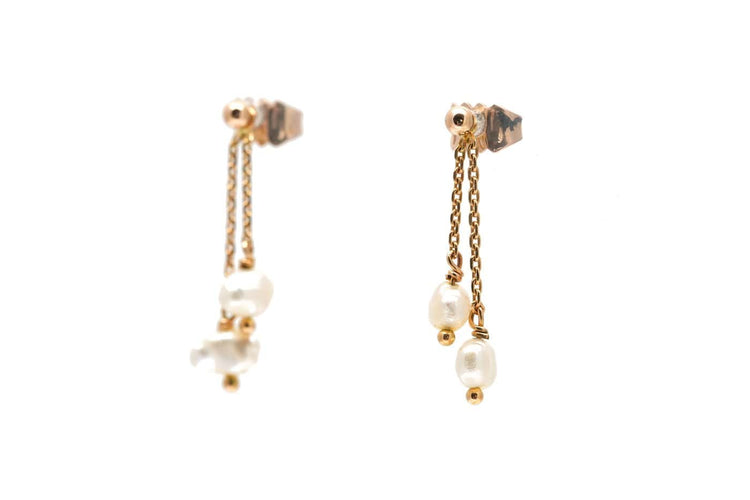 Boucles d'oreilles contemporaines en or jaune 18 carats et perles 58 Facettes 24013