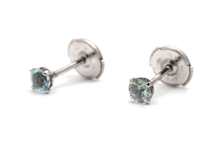 Boucles d'oreilles en or blanc 18 carats et topazes 58 Facettes 24010