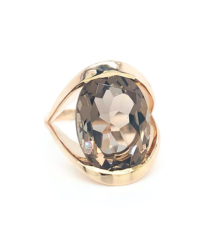54 Bague de cocktail en or jaune et quartz fumé 58 Facettes F42-1