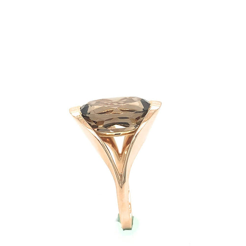 54 Bague de cocktail en or jaune et quartz fumé 58 Facettes F42-1