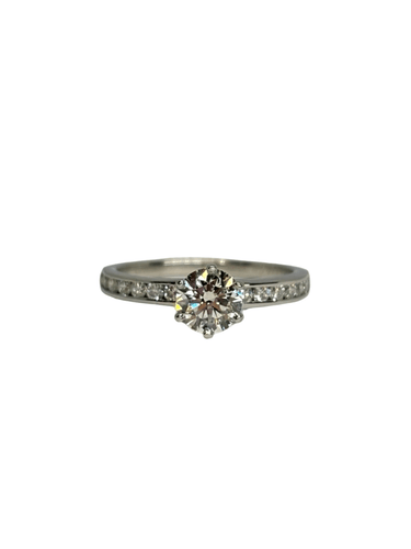 48 Tiffany & Co - Bague solitaire en platine et diamant 58 Facettes 2201