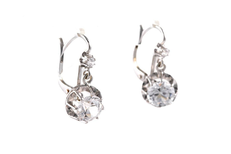 Boucles d'oreilles en or blanc 18 carats serties de zirconiums 58 Facettes B893